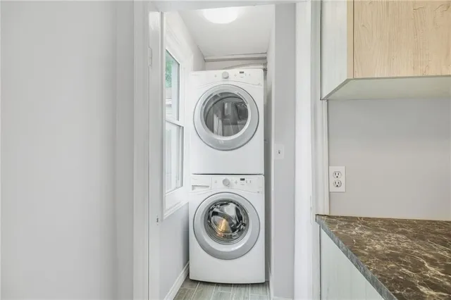 Additional image 32 of 215 STRATHEARNE Ave