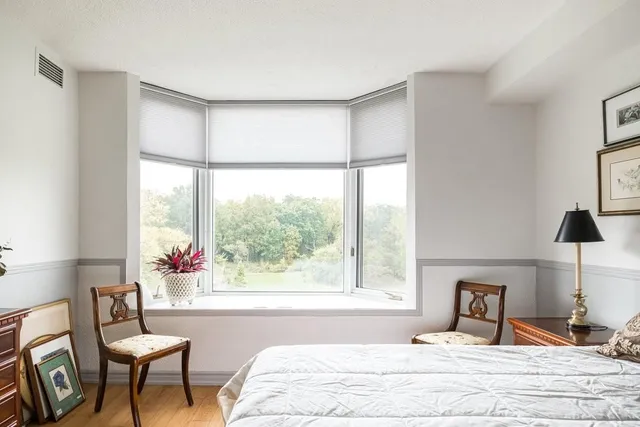 Additional image 16 of 180 LIMERIDGE Rd Unit 301