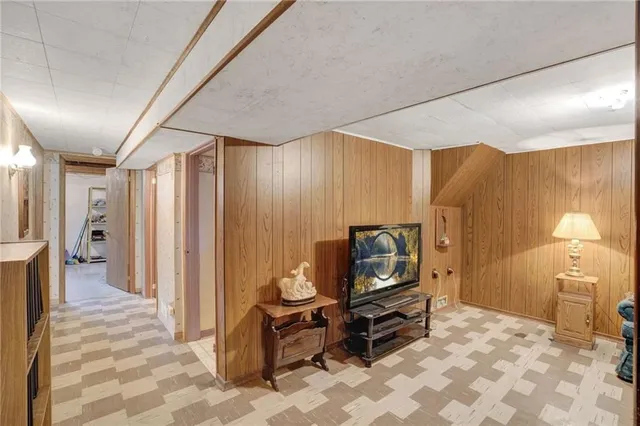 Additional image 26 of 38 DUBARRY Blvd