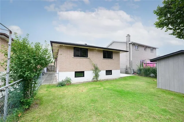 Additional image 40 of 12 SOLOMON Cres