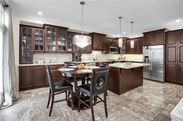 Additional image 11 of 183 CHAMBERS Dr