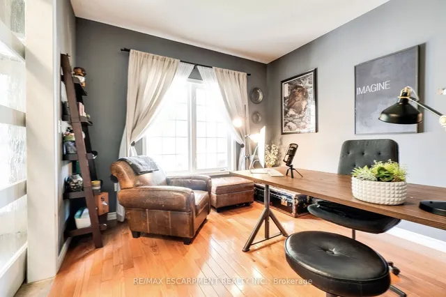 Additional image 19 of 72 Sidney Cres