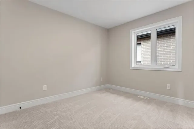 Additional image 18 of 33 HAMPSHIRE Pl