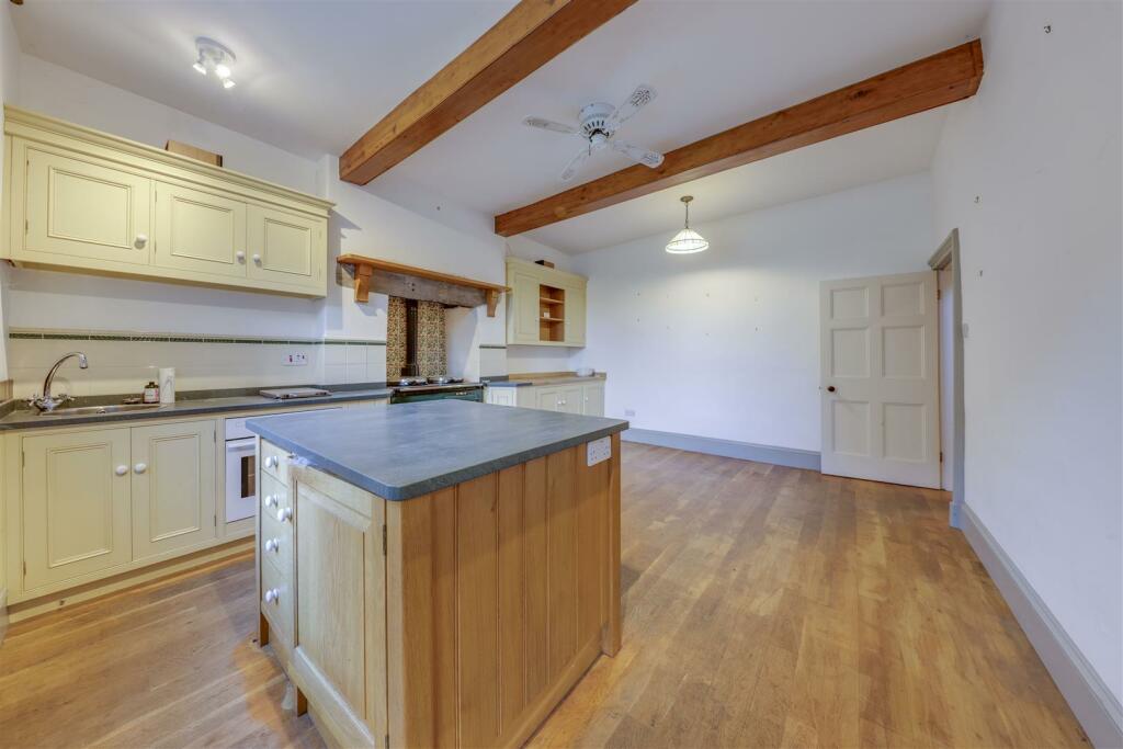Additional image 13 of 5 Bed Character Home, ~3,000sqft, Superb Potential To Add Value