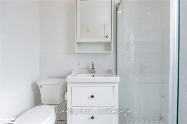 Additional image 31 of 162 AVONDALE St