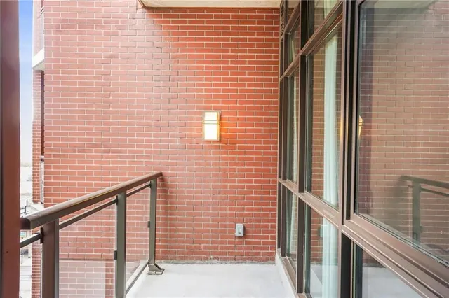 Additional image 39 of 112 King St Unit 1111