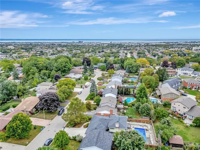 Additional image 41 of 65 MAPLE Dr