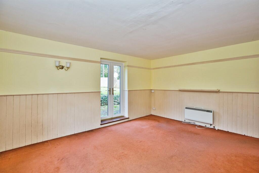 Additional image 19 of Kennel Batch, Wells