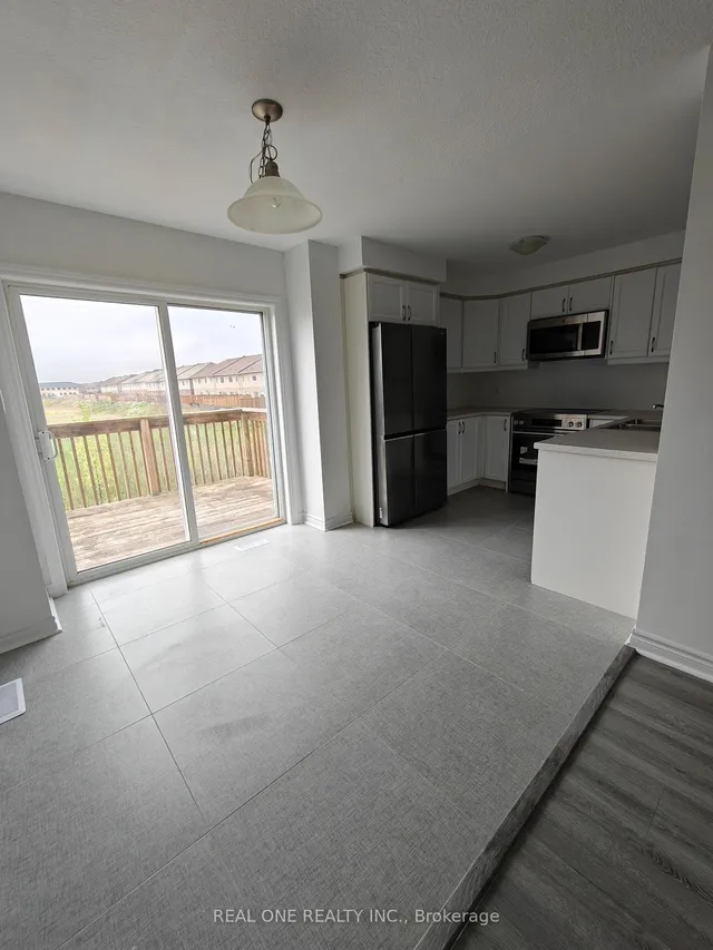 Additional image 31 of 51 Mayland Tr