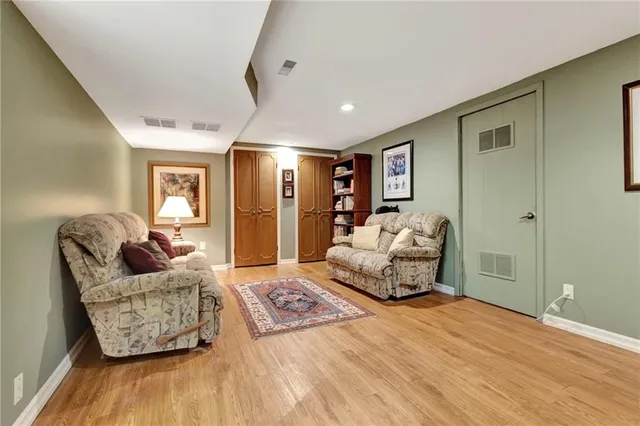 Additional image 28 of 65 MAPLE Dr