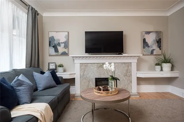 Additional image 8 of 78 GAGE Ave