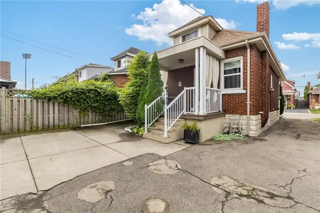 Additional image 37 of 150 LEINSTER Ave