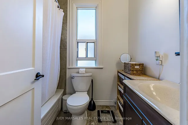 Additional image 30 of 185 Emerald St Unit 1/2