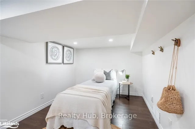 Additional image 22 of 162 AVONDALE St