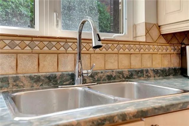 Additional image 42 of 210 BLUEBELL Cres