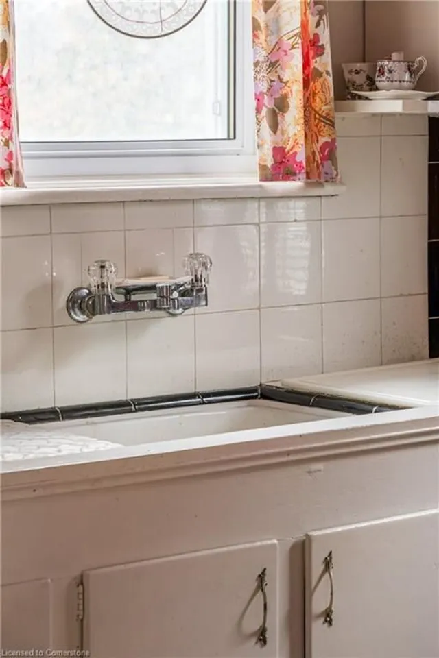 Additional image 27 of 144 Brantdale Ave