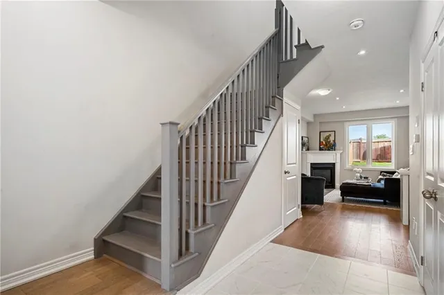 Additional image 14 of 57 PINOT Cres