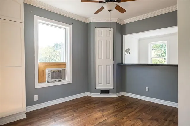 Additional image 29 of 235 YOUNG St