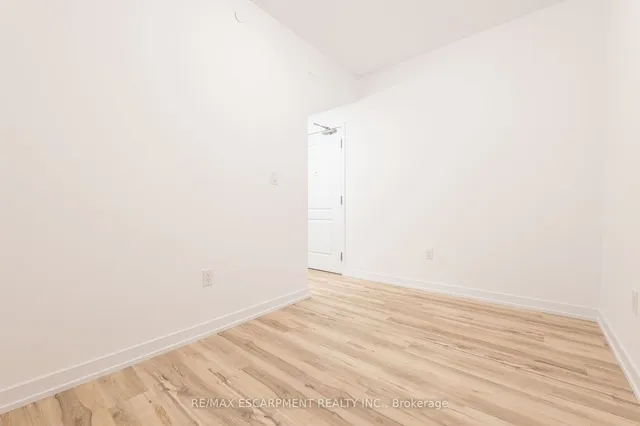 Additional image 24 of 460 DUNDAS St Unit 301