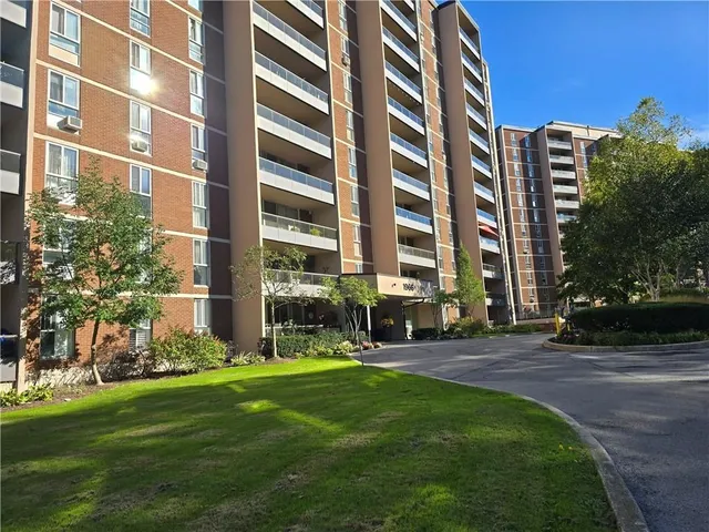 Additional image 5 of 1966 MAIN St Unit 504