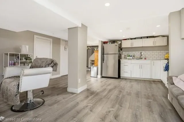 Additional image 20 of 224 Brucedale Ave