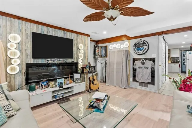 Additional image 27 of 1258 6 Hwy