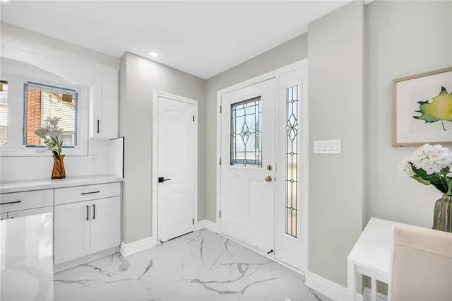 Additional image 36 of 66 HOWE Ave