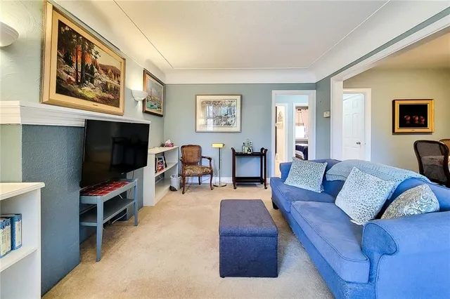 Additional image 9 of 133 CAMERON Ave