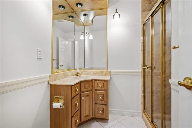 Additional image 21 of 810 GOLF LINKS Rd Unit 20