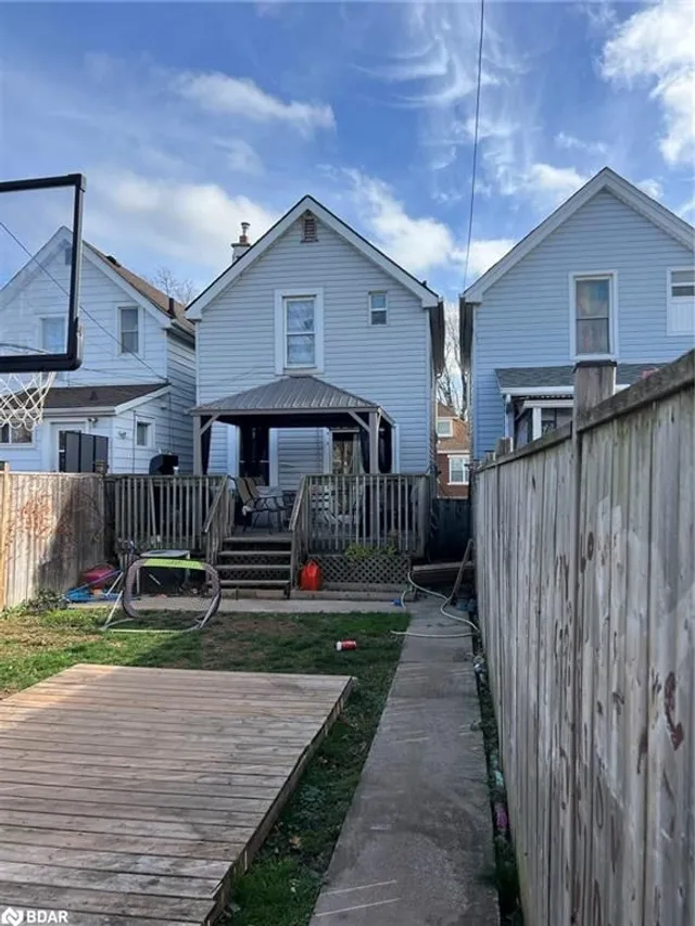 Additional image 13 of 229 Tragina Ave