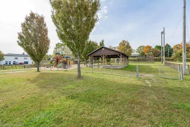 Additional image 9 of 154 156 Freelton Rd