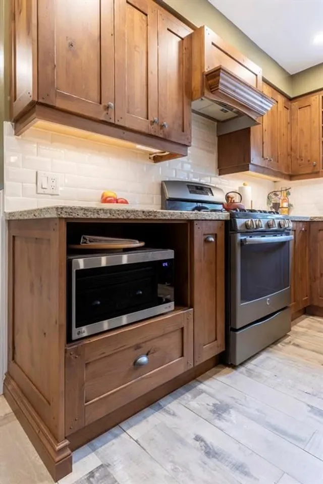 Additional image 18 of 3052 Guyatt Rd