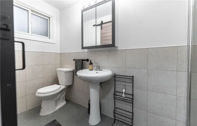 Additional image 15 of 329 MAIN St