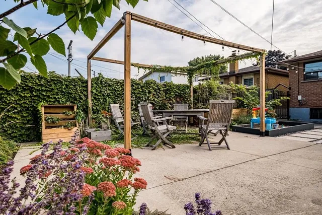 Additional image 32 of 127 WEST Ave