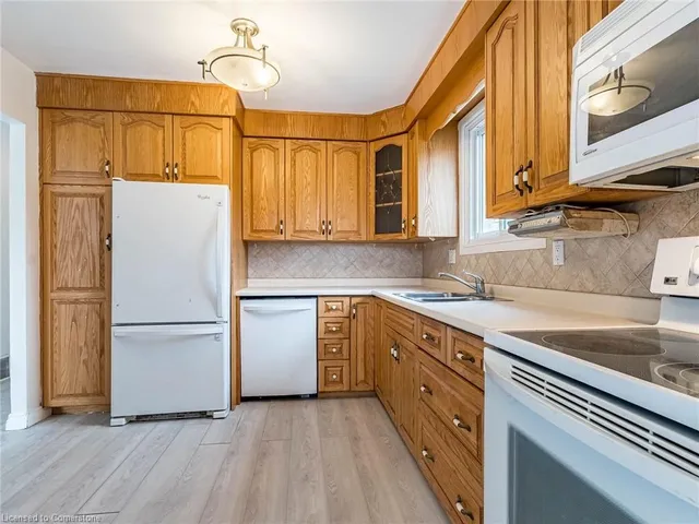 Additional image 11 of 156 Gordon Drummond Ave