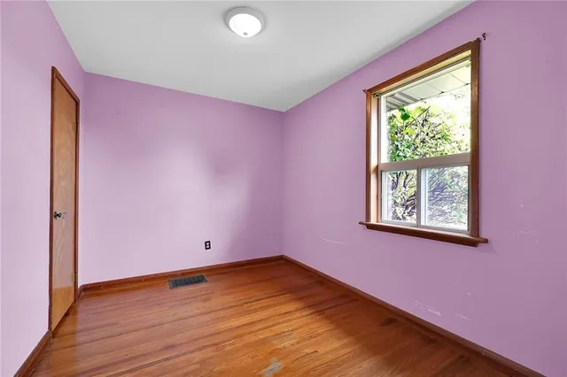 Additional image 15 of 63 FERNWOOD Cres