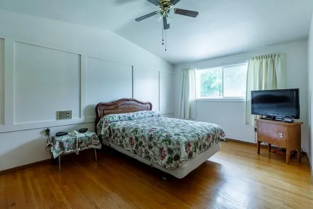 Additional image 8 of 10 VERA Crt