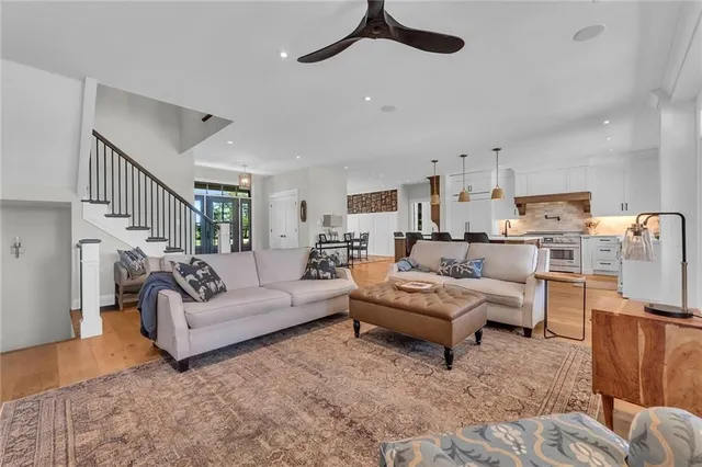 Additional image 11 of 42 PARSONAGE Rd