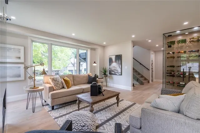 Additional image 11 of 262 ROBINA Rd