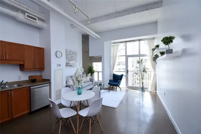 Additional image 4 of 66 Bay St Unit PH 807