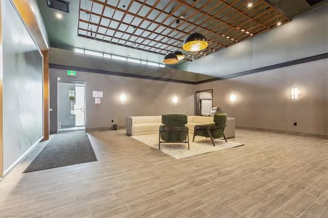 Additional image 2 of 450 Dundas St Unit 1001