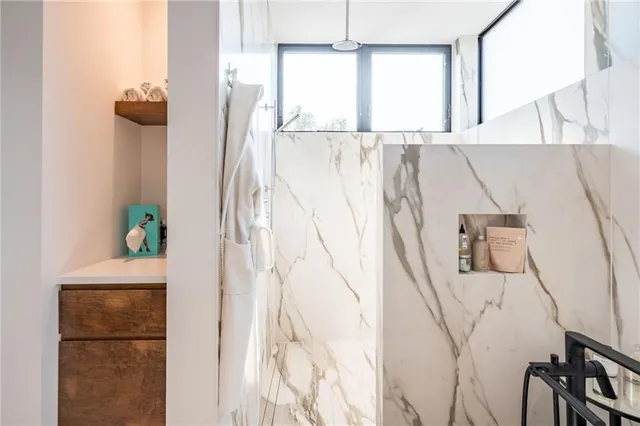 Additional image 25 of 97 OVERDALE Ave