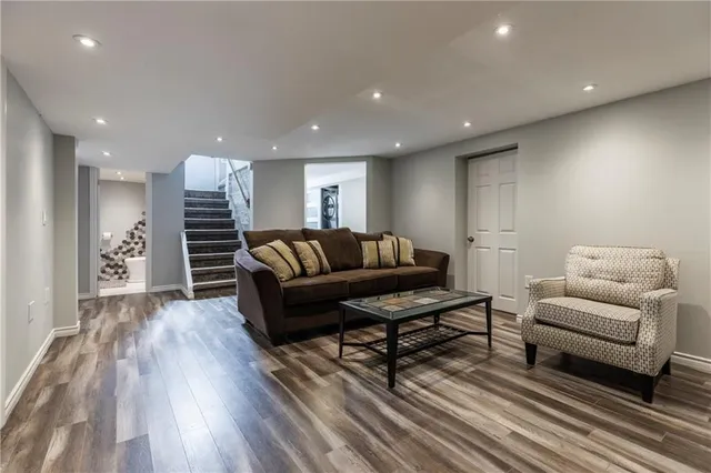 Additional image 31 of 317 GLENHOLME Ave