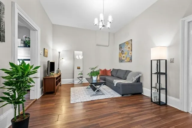 Additional image 27 of 130 MARKET St