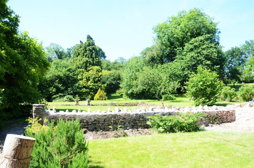 Additional image 31 of Kennel Batch, Wells