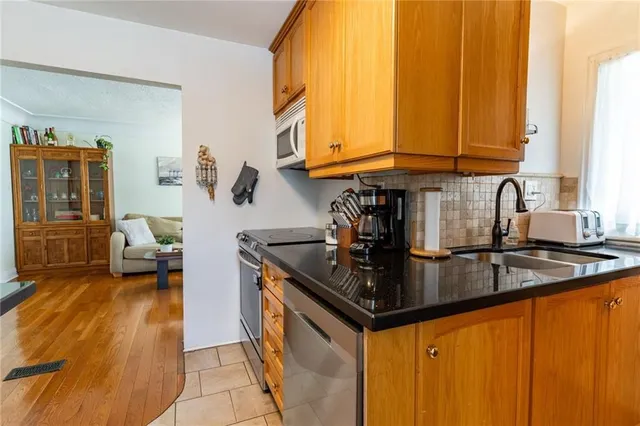 Additional image 10 of 239 EAST 22ND St