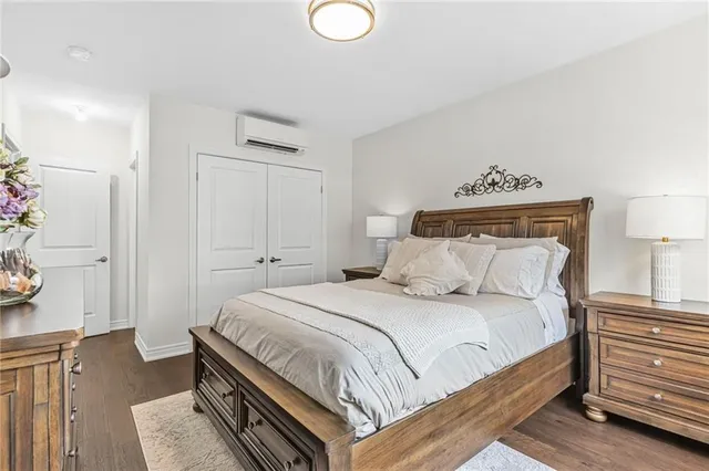 Additional image 19 of 350 CONCESSION St Unit 303