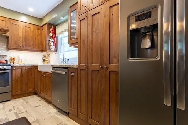 Additional image 16 of 3052 Guyatt Rd