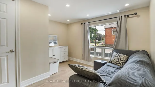 Additional image 3 of 33 Highland Ave