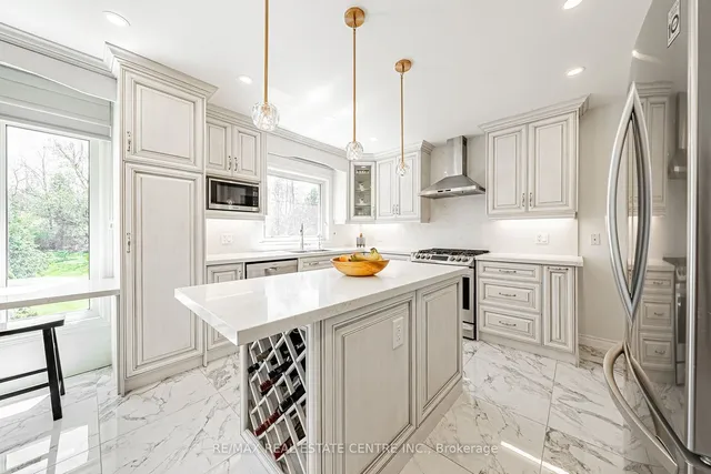 Additional image 9 of 6 Iris Crt